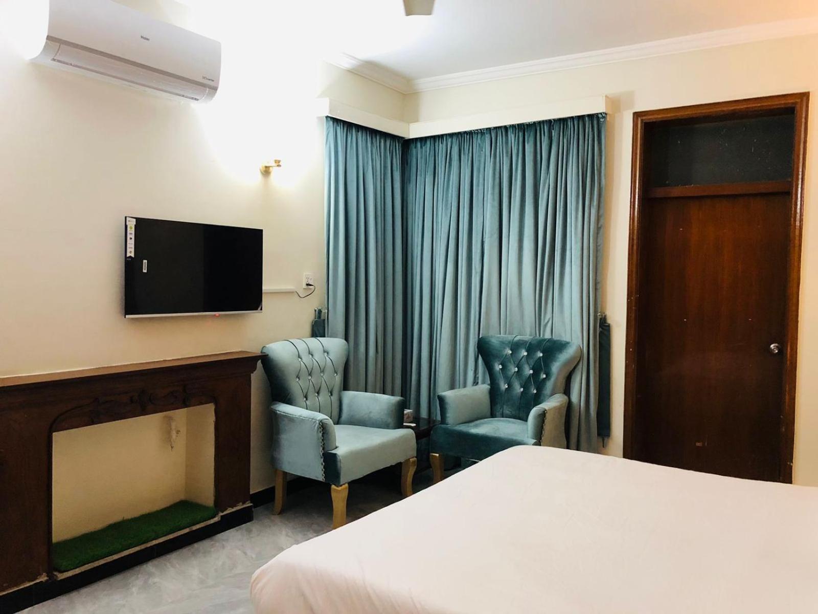 Royal Executive Hotel Islamabad Eksteriør billede
