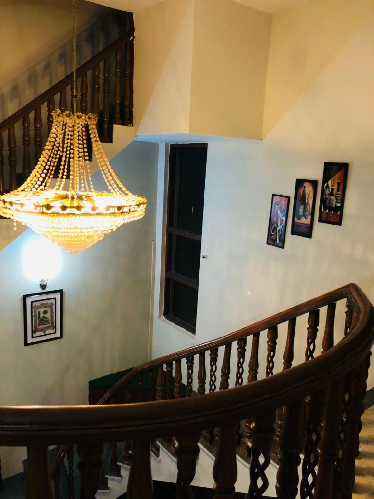 Royal Executive Hotel Islamabad Eksteriør billede